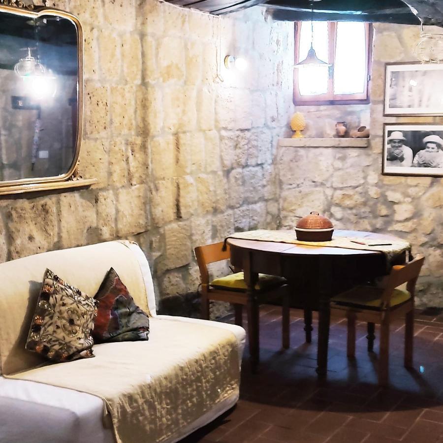 La Chascona Di Farnese Casa Di Tufo Nel Borgo Apartman Kültér fotó