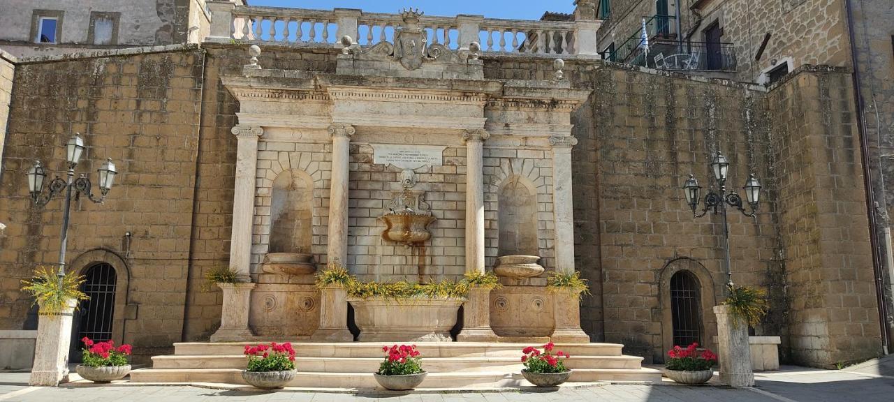 La Chascona Di Farnese Casa Di Tufo Nel Borgo Apartman Kültér fotó