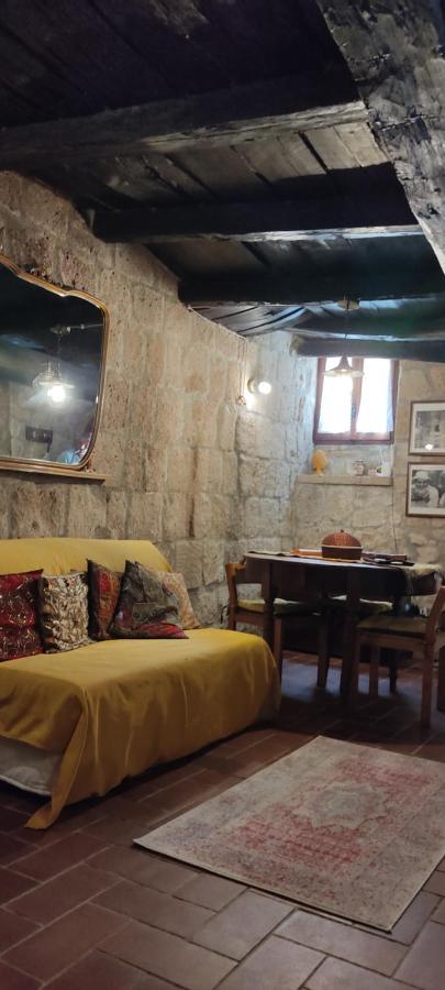 La Chascona Di Farnese Casa Di Tufo Nel Borgo Apartman Kültér fotó