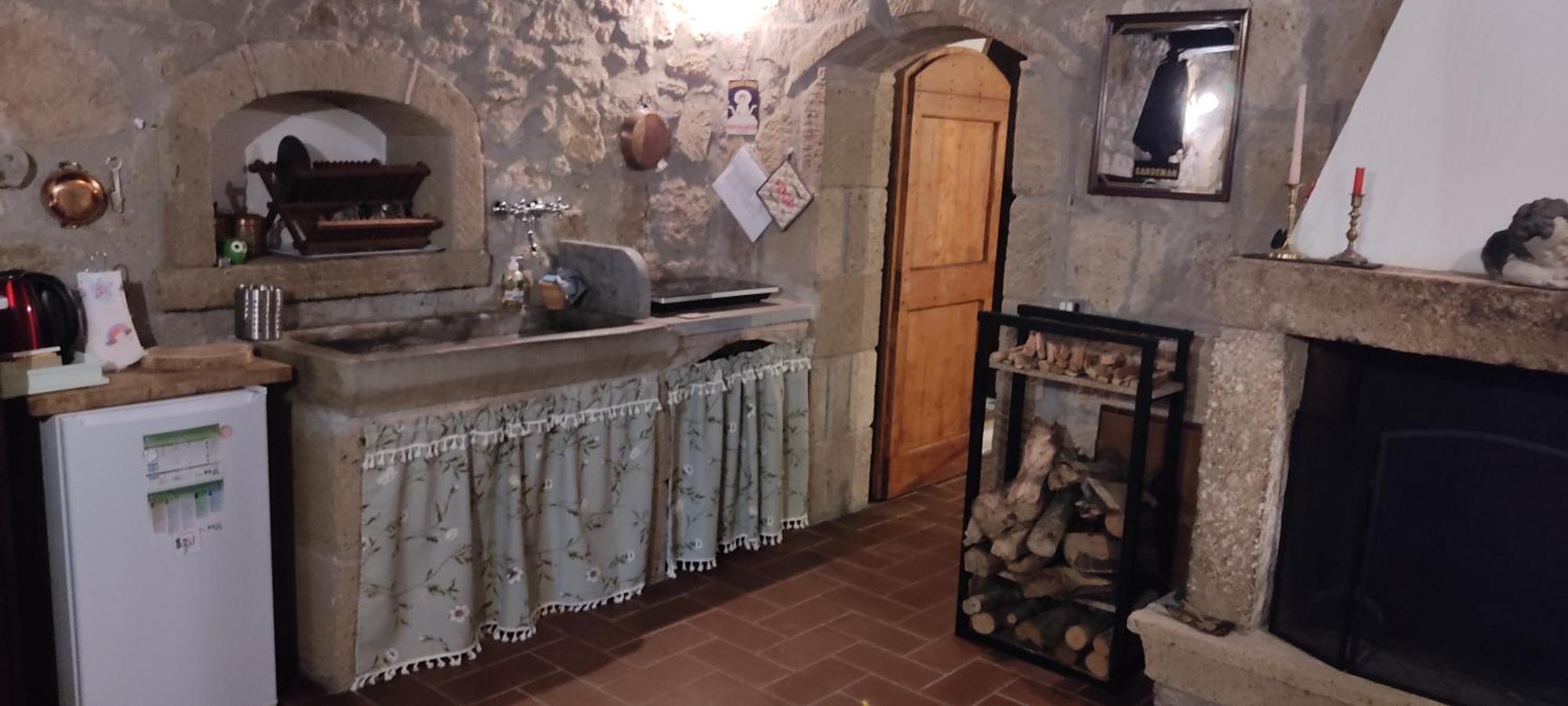 La Chascona Di Farnese Casa Di Tufo Nel Borgo Apartman Kültér fotó