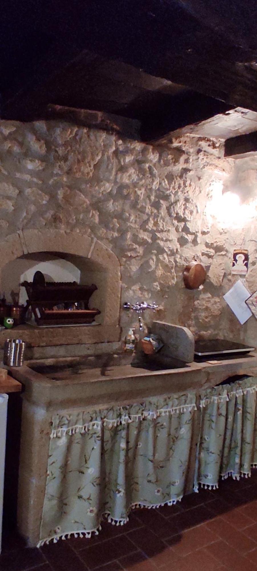 La Chascona Di Farnese Casa Di Tufo Nel Borgo Apartman Kültér fotó